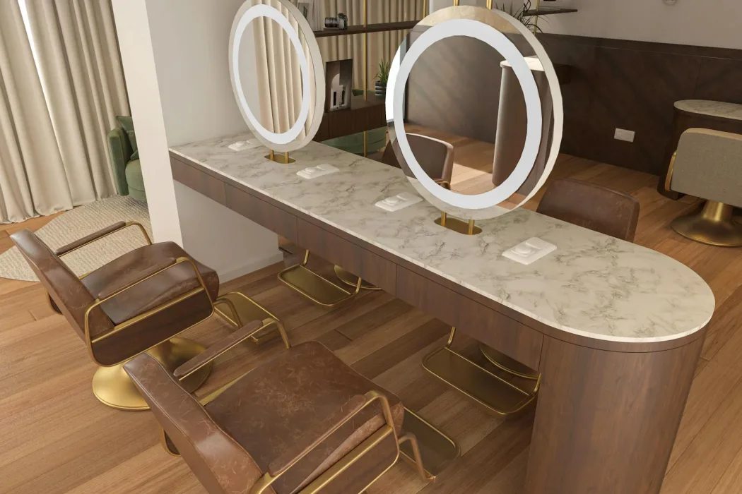 Intérieur du salon avec ses postes de coiffage et miroirs